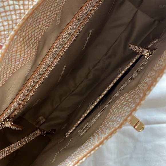 Brahmin: Fallon in Triamisu - Picture 3 of 4